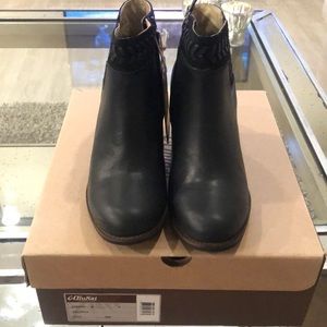 Black booties / BRAND NEW